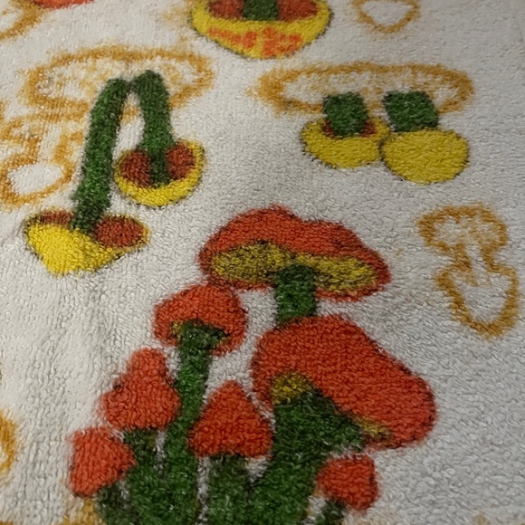 Vintage 1970s Mushroom Retro Groovy Cannon Hand Towel Flower Power Colorful - Picture 4 of 7